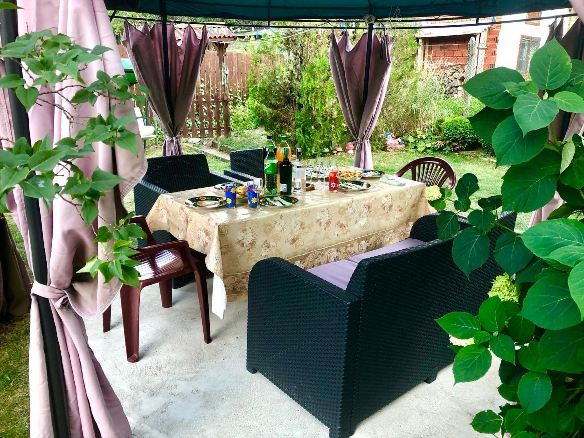 בלי איסקור Niya Guest House מראה חיצוני תמונה
