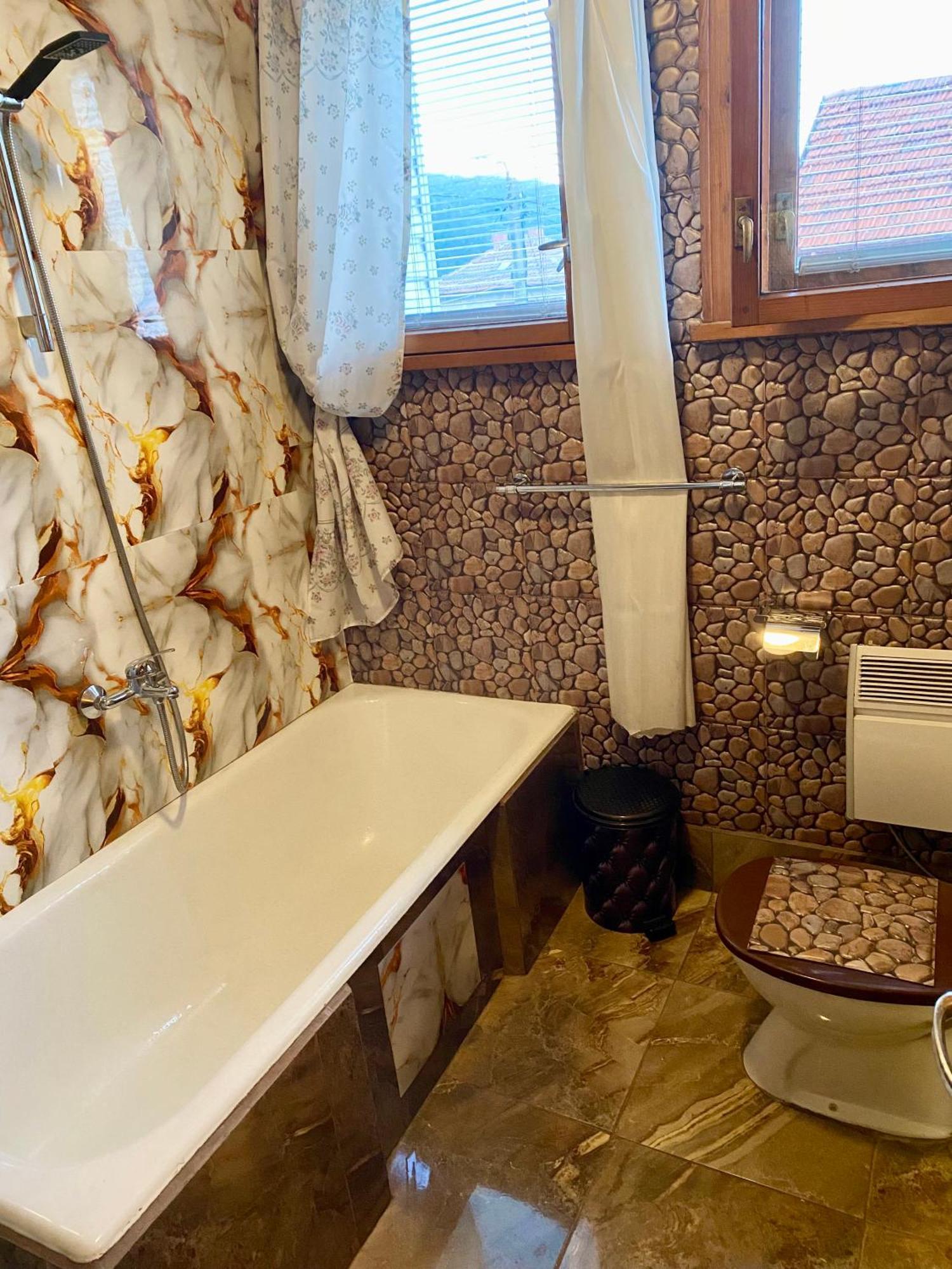 בלי איסקור Niya Guest House מראה חיצוני תמונה